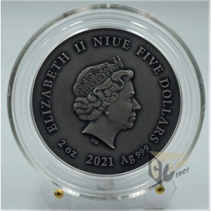 Lioness Wildlife in the Moonlight  2 Oz - 2021 Niue