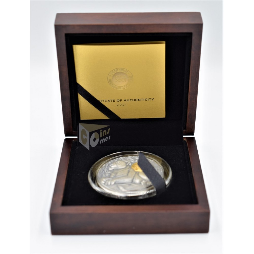 Lioness Wildlife in the Moonlight  2 Oz - 2021 Niue